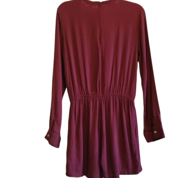 Very J Burgundy Romper M Long Sleeve Zip‎ Back Pockets Pleated Rayon Playsuit - Picture 3 of 14